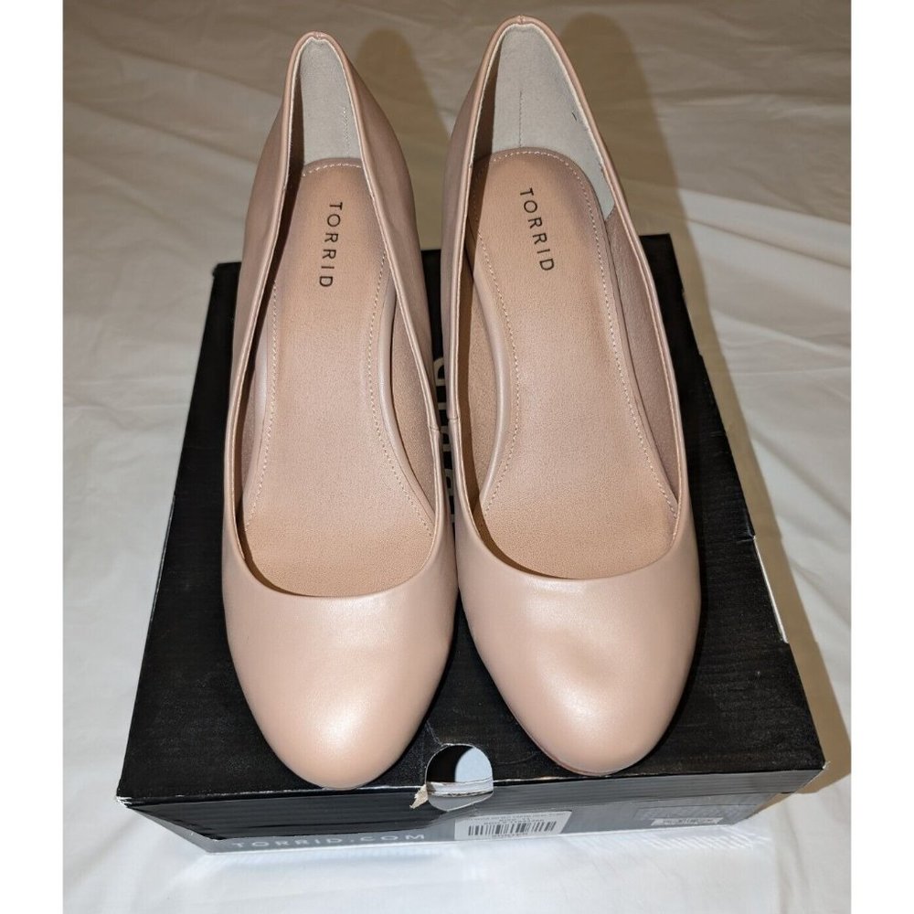 Torrid Faux Leather Tapered Heel Pump - Beige - Size 11W - New In Box